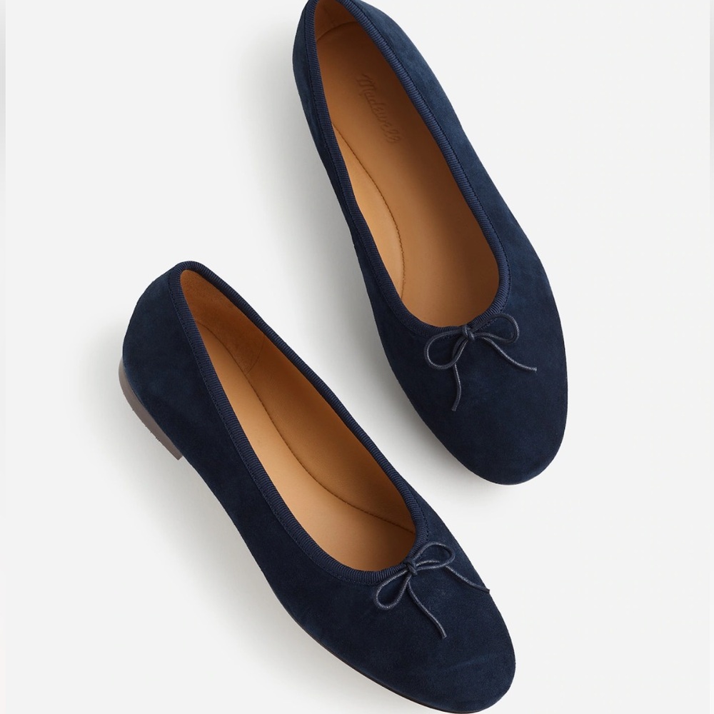Madewell- The April Ballet Flat. Adorable Suede flats with round toe/bow detail